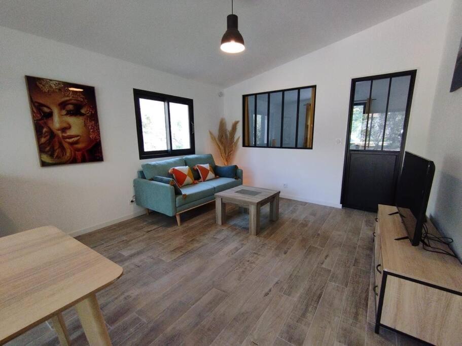 Appartement Avec Jardin Privatif Cuers Esterno foto